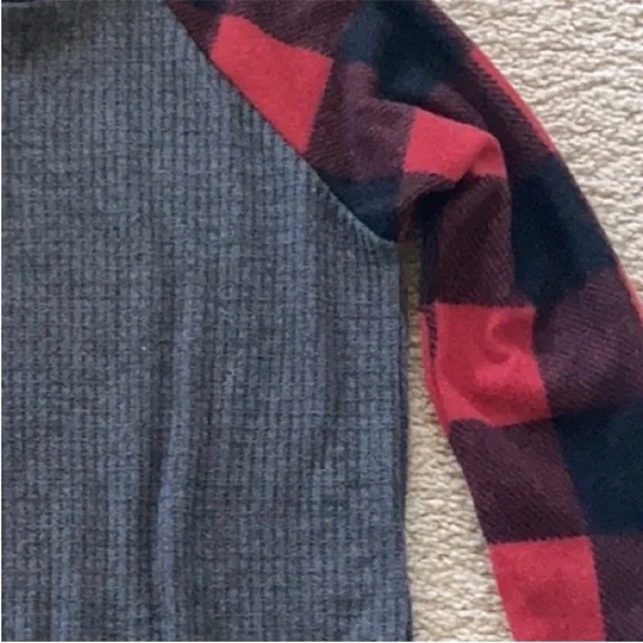 Black, Red, Grey Buffalo Plaid Long Sleeve Top - Picture 9 of 9